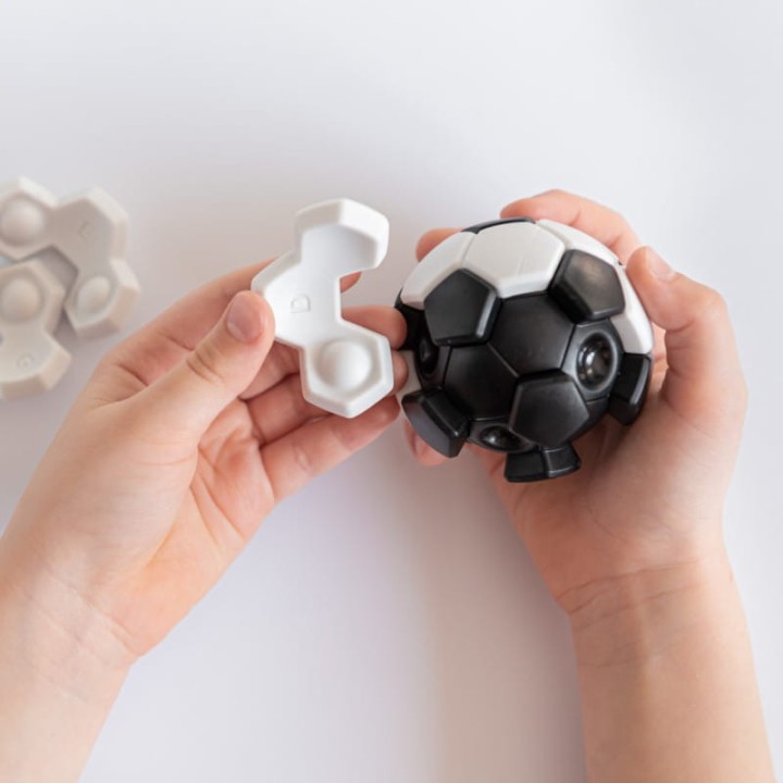 Ball. Piłka. Gra logiczna układanka (6+) Plug & Play Ball (PL) Smart Games
