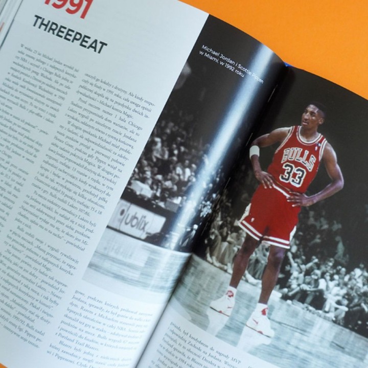 Okładka książki 75 lat NBA. Ilustrowana historia najlepszej koszykarskiej ligi świata w księgarni Labotiga