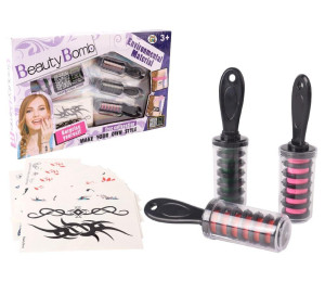 Akademia mody tatuaże z kolorowymi włosami