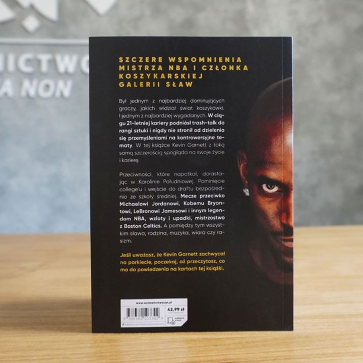 Okładka książki Kevin Garnett. Od A do Z. Bez cenzury o życiu, koszykówce i wszystkim pomiędzy w księgarni Labotiga