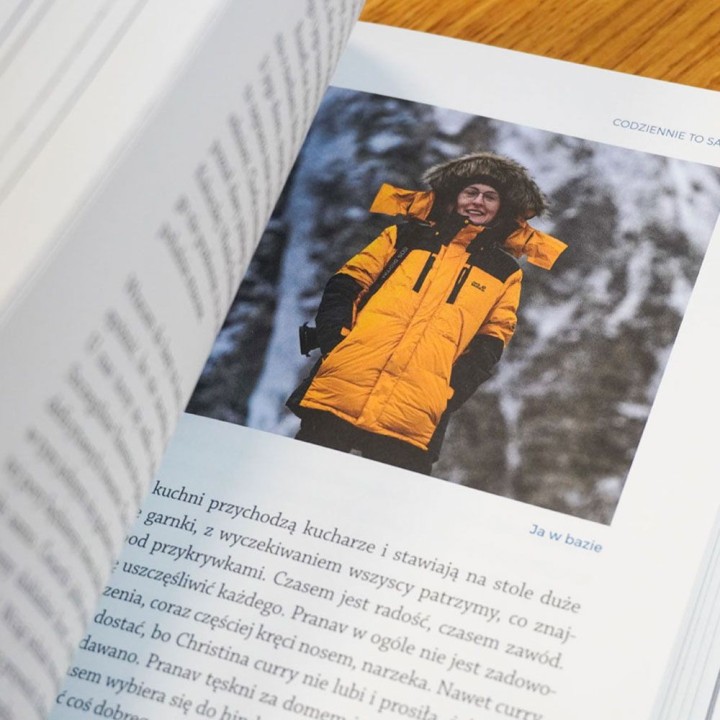 Zdjęcie okładki W cieniu Everestu. Nieopowiedziane historie spod najwyższej góry świata w księgarni Labotiga