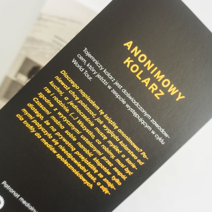 Okładka książki Anonimowy kolarz. Prawdziwe życie w zawodowym peletonie w księgarni sportowej Labotiga