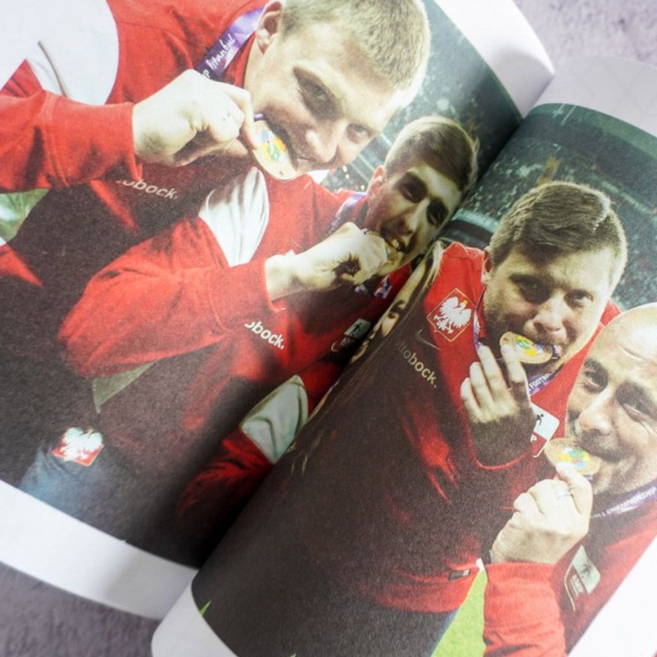 Okładka książki Amp Futbol. Jedną nogą w finale w księgarni Labotiga