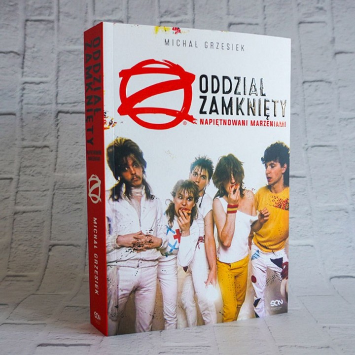 Okładka książki Oddział Zamknięty. Napiętnowani marzeniami w księgarni Labotiga