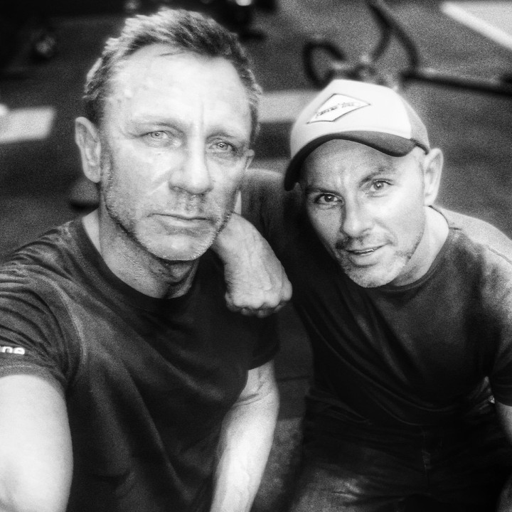 Okładka książki Trening to za mało. Ćwicz i buduj formę jak gwiazda Hollywood w księgarni Labotiga