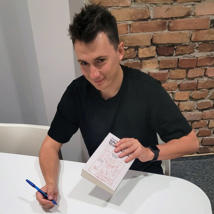 Pakiet Polska myśl szkoleniowa. Historia piłkarskiego pragmatyzmu + Pocztówka gratis (książka + pocztówka)