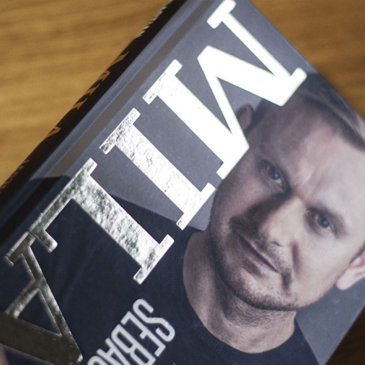 Okładka książki Sebastian Mila. Autobiografia w limitowanej wersji SQN Originals na Labotiga.pl 