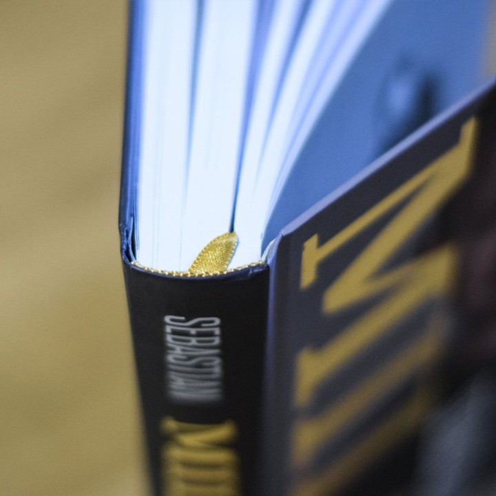 Okładka książki Sebastian Mila. Autobiografia w limitowanej wersji SQN Originals na Labotiga.pl 