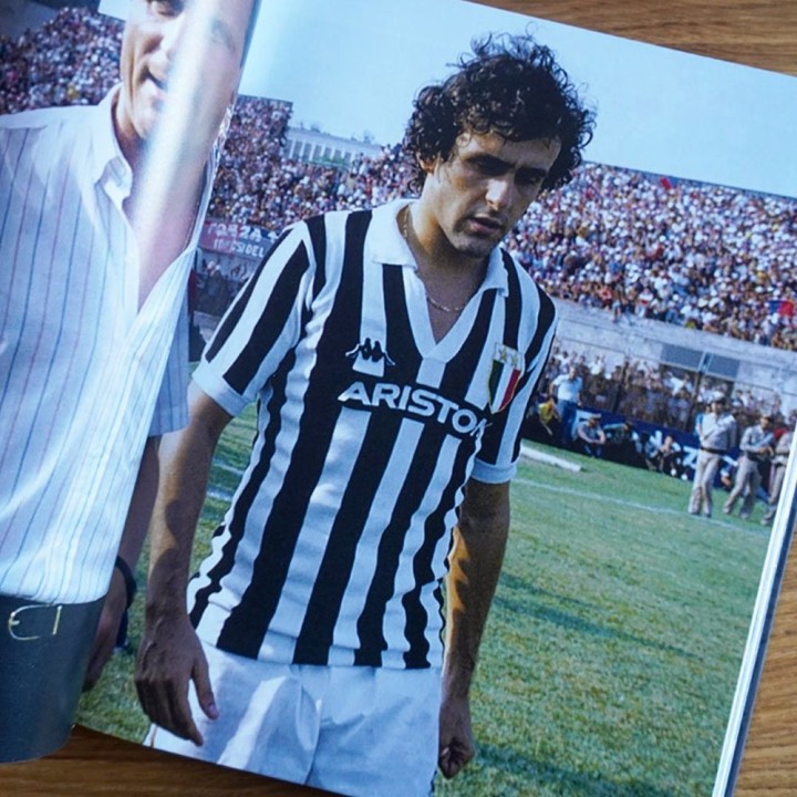Zdjęcie okładki Juventus. Ilustrowana historia Starej Damy w księgarni Labotiga
