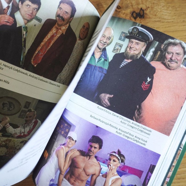 Okładka książki Świat według Kiepskich. Zwariowana historia kultowego serialu w księgarni Labotiga