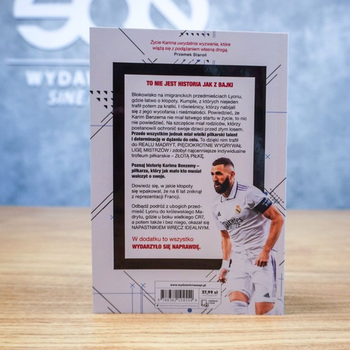 Benzema. Napastnik idealny (seria Wydarzyło się naprawdę) + Zakładka głowa (książka + zakładka)