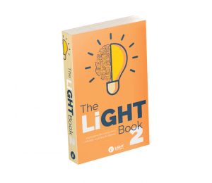 The LiGHT Book 2. Inspirujące doświadczenia i refleksje wybitnych liderów