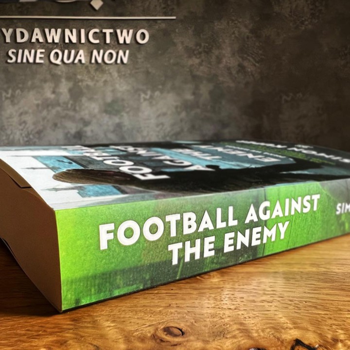 SQN Originals: Football Against The Enemy. Piłką we wroga (zakładka gratis)