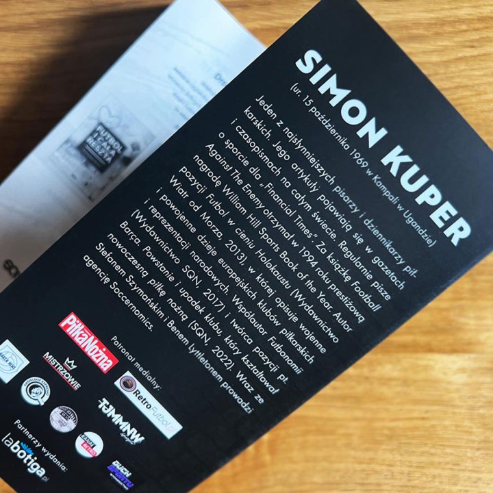 SQN Originals: Football Against The Enemy. Piłką we wroga
