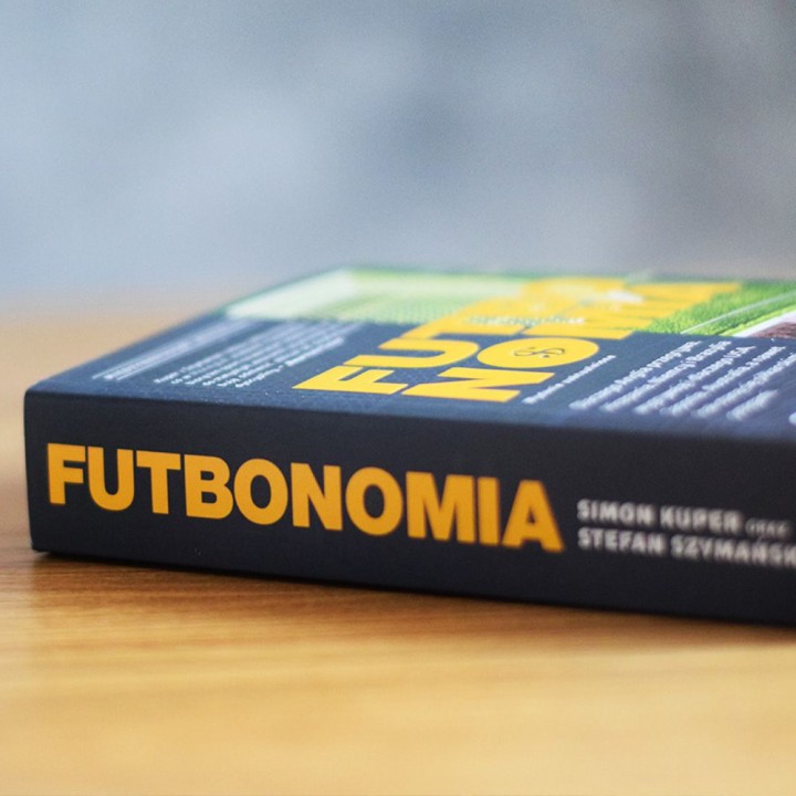 Okładka książki sportowej Futbonomia. Wydanie II na labotiga.pl