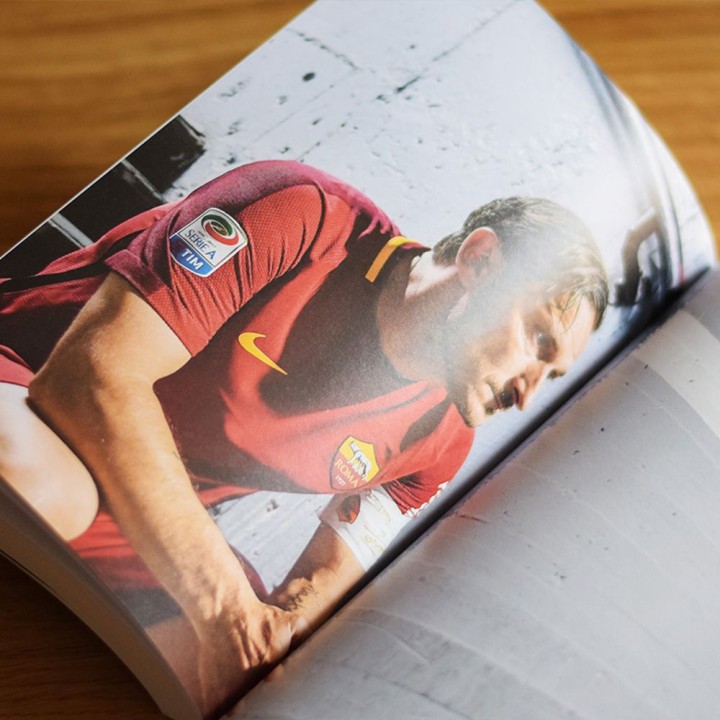 Okładka książki "Totti. Kapitan. Autobiografia" w Labotiga.pl